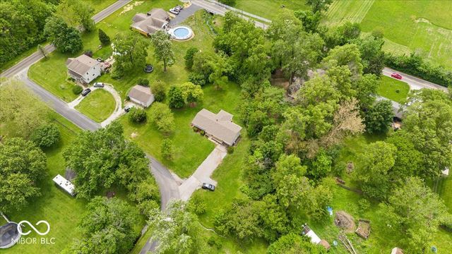 2555 W Sycamore Drive, Greenfield, IN 46140