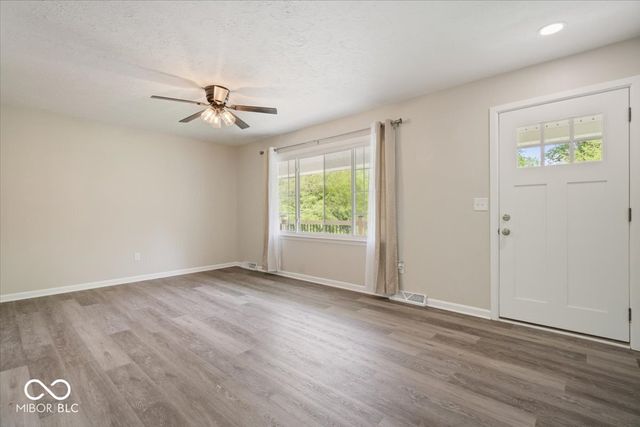 2555 W Sycamore Drive, Greenfield, IN 46140