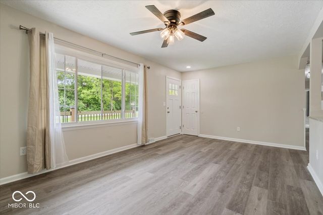 2555 W Sycamore Drive, Greenfield, IN 46140