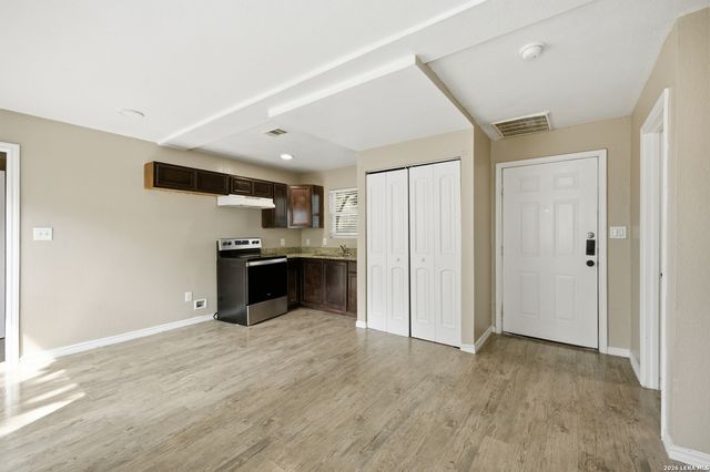 1033 Rivas, San Antonio, TX 78207