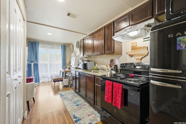 1033 Rivas, San Antonio, TX 78207