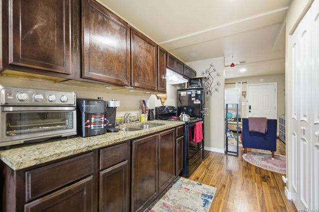 1033 Rivas, San Antonio, TX 78207