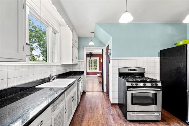 219 E Saint Charles Road, Elmhurst, IL 60126