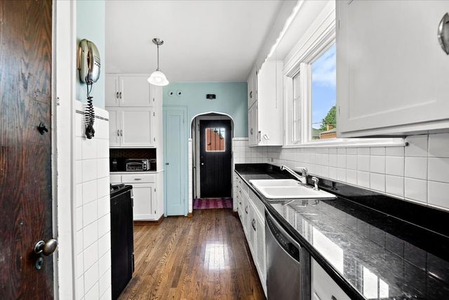 219 E Saint Charles Road, Elmhurst, IL 60126