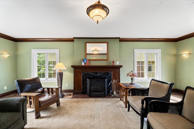 219 E Saint Charles Road, Elmhurst, IL 60126