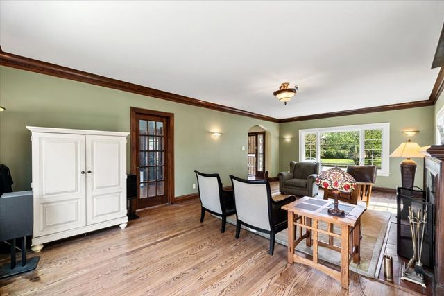 219 E Saint Charles Road, Elmhurst, IL 60126