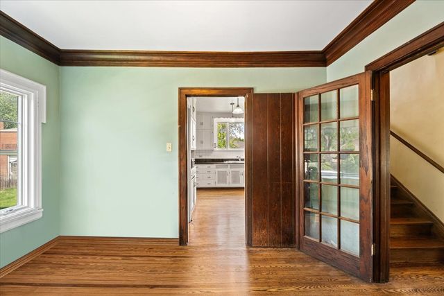 219 E Saint Charles Road, Elmhurst, IL 60126