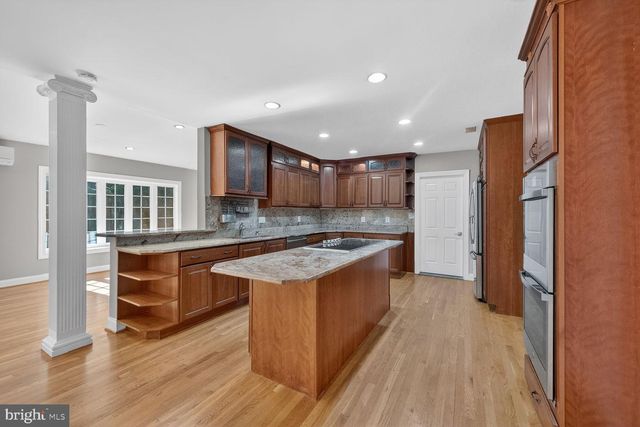12600 MAIDENS BOWER DR, Potomac, MD 20854