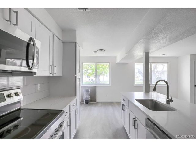 1142 S Eagle Cir C, Aurora, CO 80012
