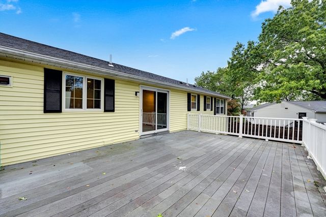 9 Lilah Cir, Wakefield, MA 01880