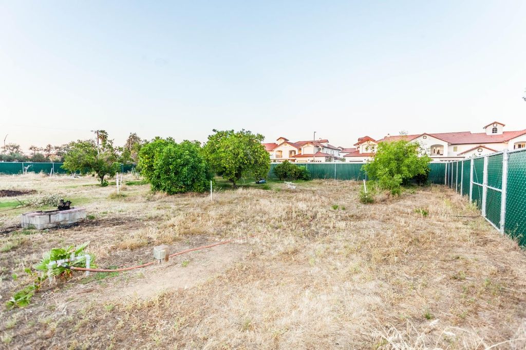 Image 10 of property listing at 7464 Paula Ave., Clovis, CA 93611