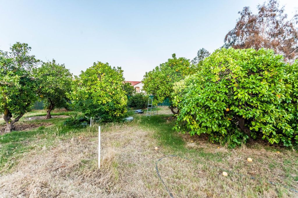 Image 11 of property listing at 7464 Paula Ave., Clovis, CA 93611
