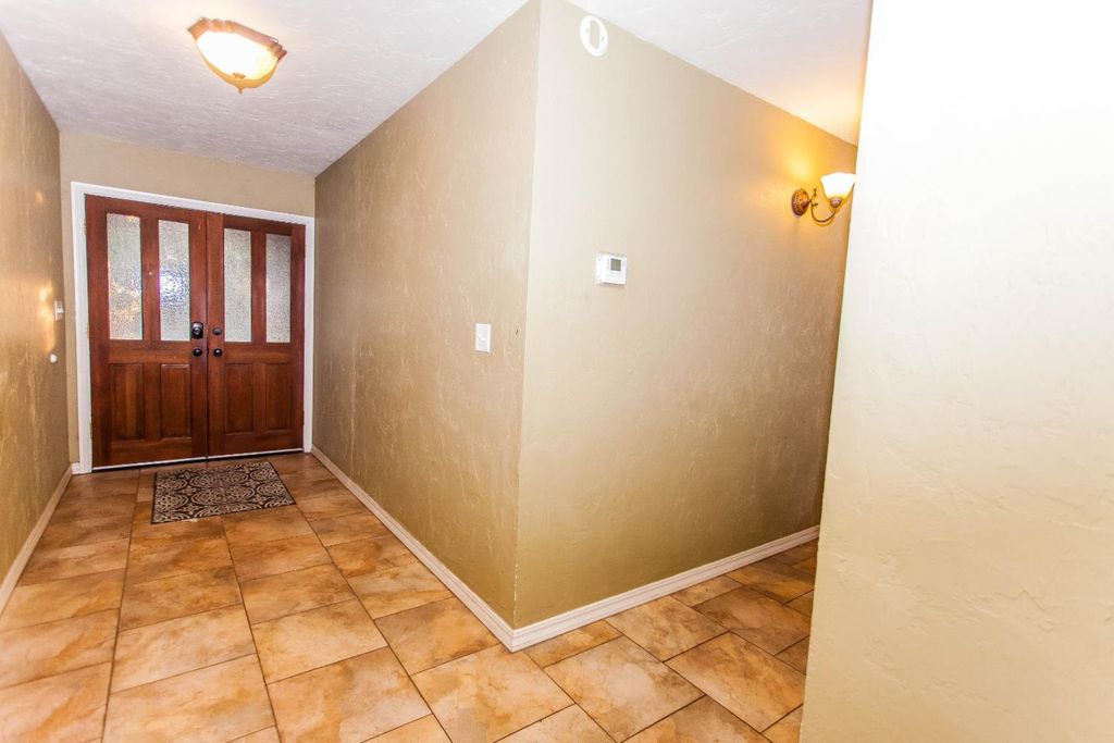 Image 4 of property listing at 7464 Paula Ave., Clovis, CA 93611