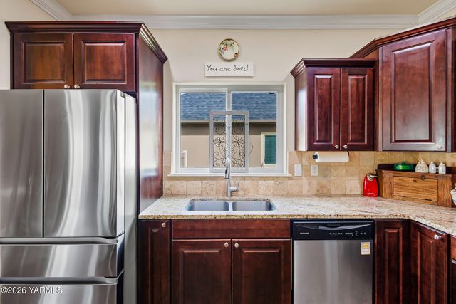 2106 Diamond Way, Yakima, WA 98903