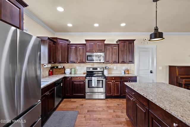 2106 Diamond Way, Yakima, WA 98903