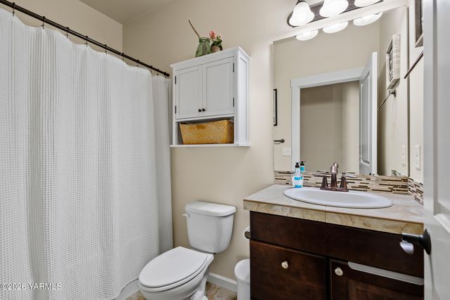 2106 Diamond Way, Yakima, WA 98903