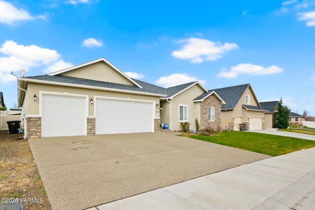 2106 Diamond Way, Yakima, WA 98903