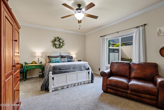 2106 Diamond Way, Yakima, WA 98903