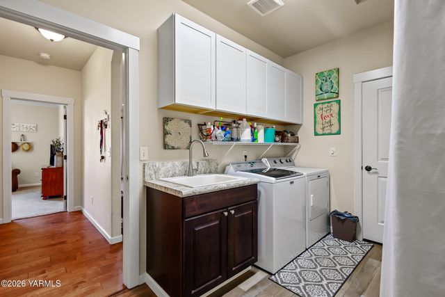 2106 Diamond Way, Yakima, WA 98903