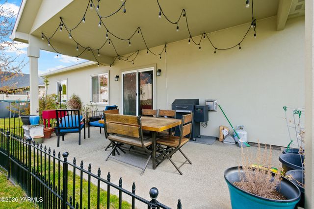2106 Diamond Way, Yakima, WA 98903
