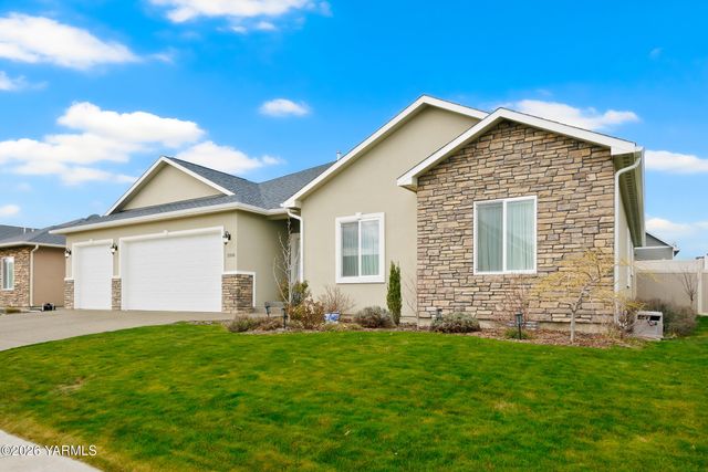 2106 Diamond Way, Yakima, WA 98903