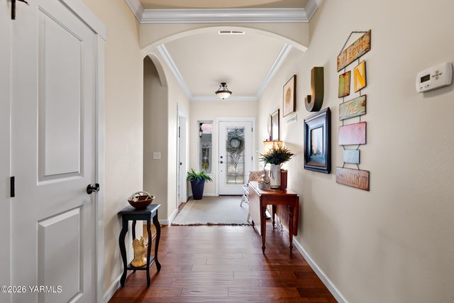 2106 Diamond Way, Yakima, WA 98903