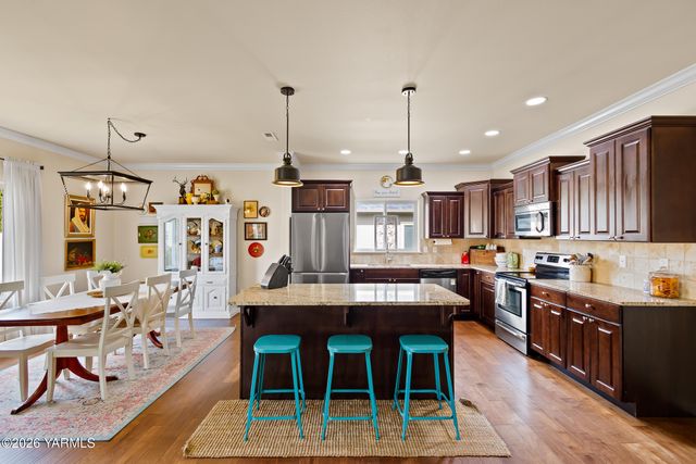 2106 Diamond Way, Yakima, WA 98903