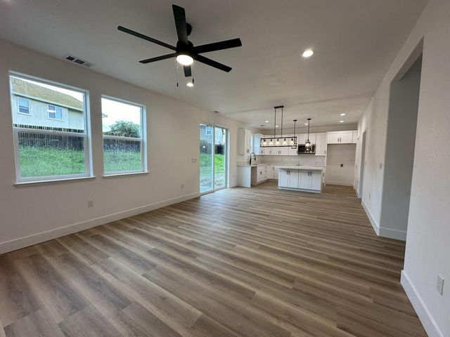 130 Gold Creek Ct, Valley Springs, CA 95252