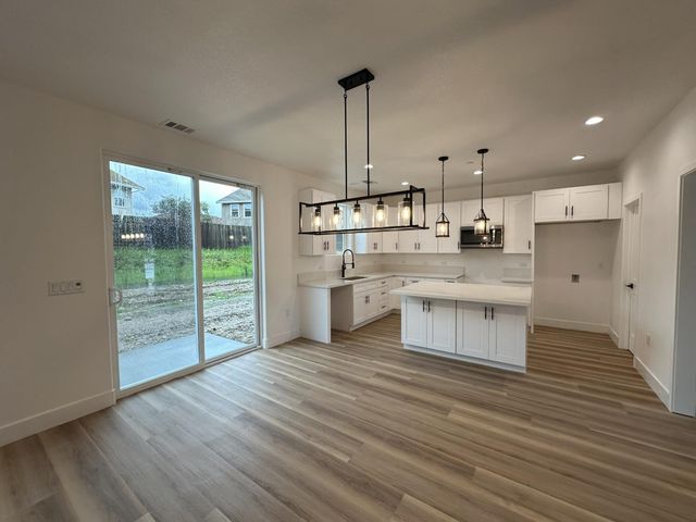 130 Gold Creek Ct, Valley Springs, CA 95252