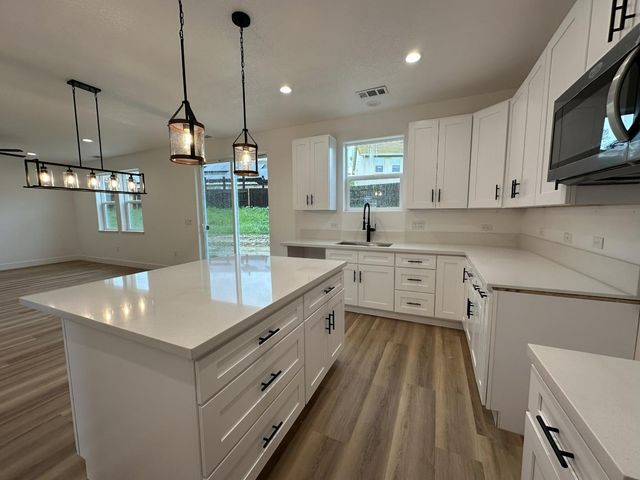 130 Gold Creek Ct, Valley Springs, CA 95252