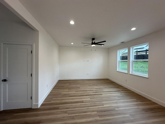 130 Gold Creek Ct, Valley Springs, CA 95252