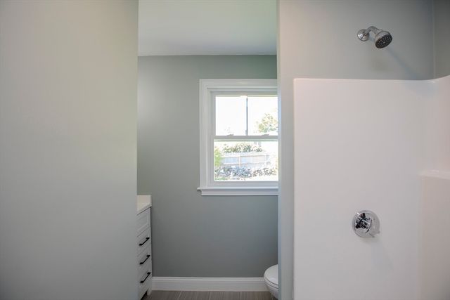 205 Eastview Ave, Somerset, MA 02726
