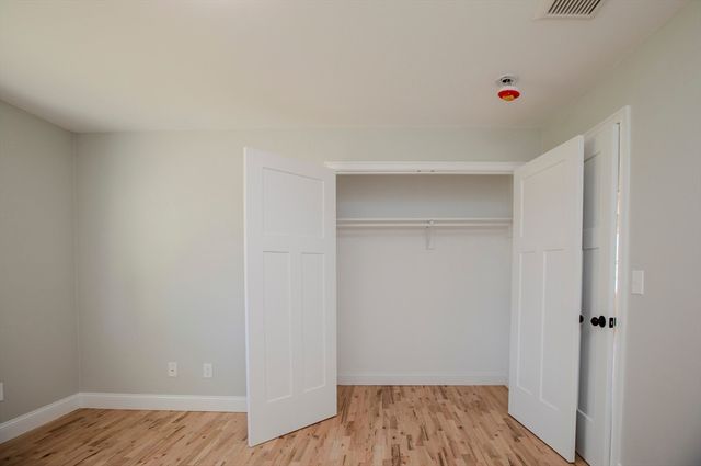 205 Eastview Ave, Somerset, MA 02726