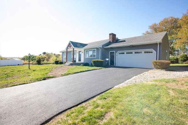 205 Eastview Ave, Somerset, MA 02726