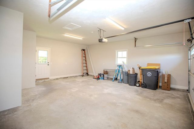 205 Eastview Ave, Somerset, MA 02726