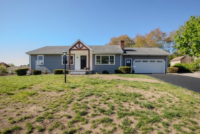 205 Eastview Ave, Somerset, MA 02726