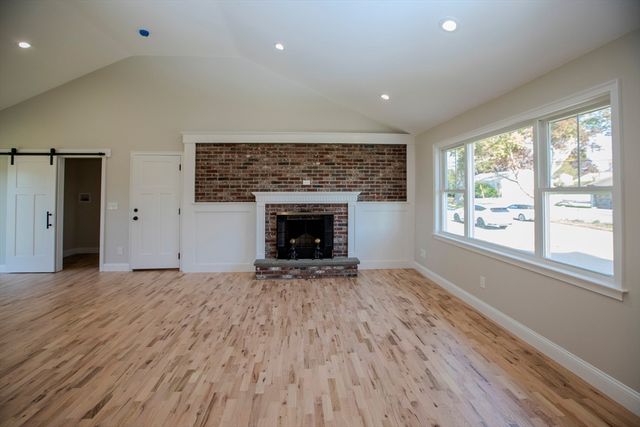 205 Eastview Ave, Somerset, MA 02726