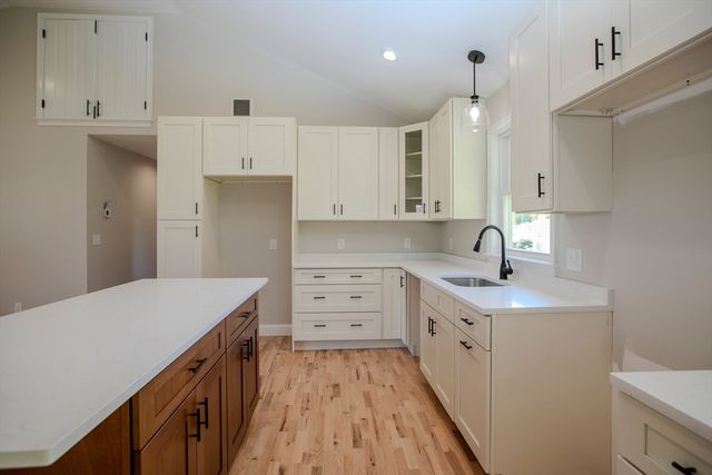 205 Eastview Ave, Somerset, MA 02726