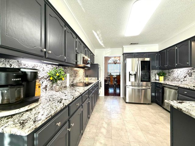 825 N WALNUT BEND RD, Memphis, TN 38018