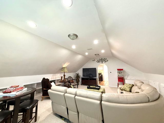 825 N WALNUT BEND RD, Memphis, TN 38018