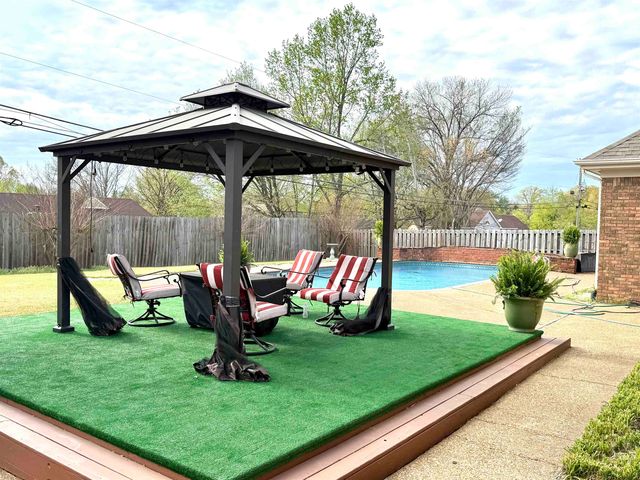 825 N WALNUT BEND RD, Memphis, TN 38018