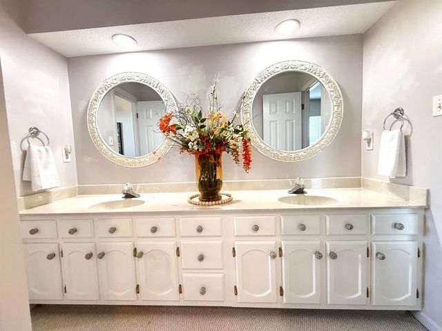 825 N WALNUT BEND RD, Memphis, TN 38018