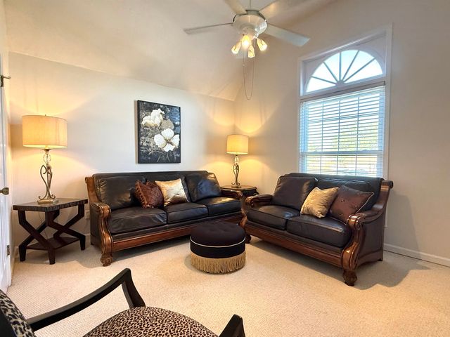 825 N WALNUT BEND RD, Memphis, TN 38018