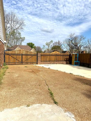 825 N WALNUT BEND RD, Memphis, TN 38018