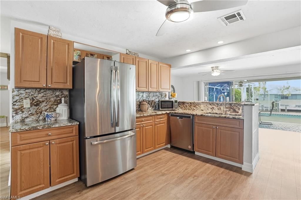 Image 8 of property listing at 5125 Rutland CT, Cape Coral, FL 33904