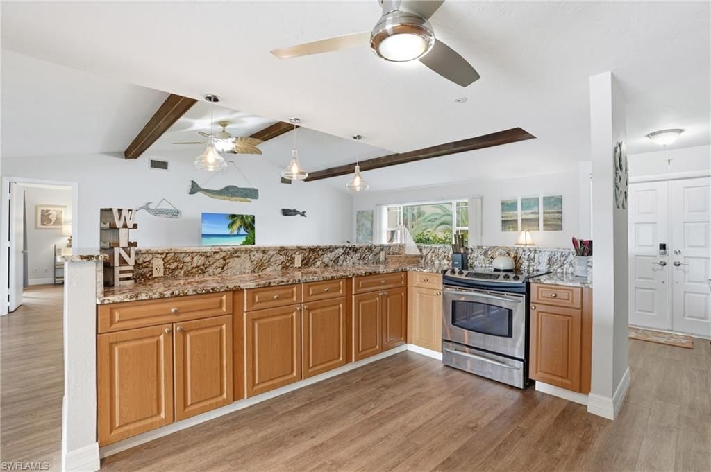 Image 9 of property listing at 5125 Rutland CT, Cape Coral, FL 33904