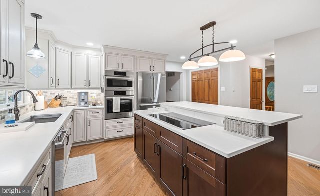 9 SILVER LAKE DR, Shamong, NJ 08088