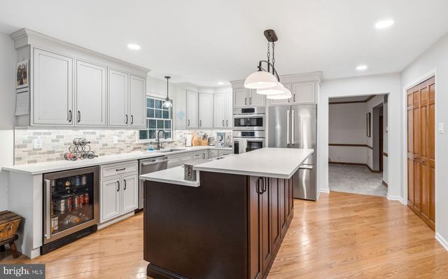 9 SILVER LAKE DR, Shamong, NJ 08088