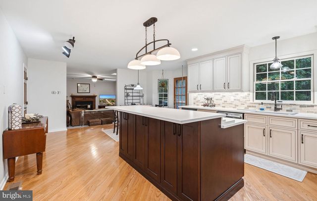 9 SILVER LAKE DR, Shamong, NJ 08088
