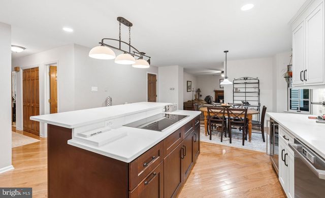 9 SILVER LAKE DR, Shamong, NJ 08088